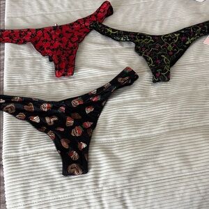VS | thong Patterned Bottoms Set - Red and Black